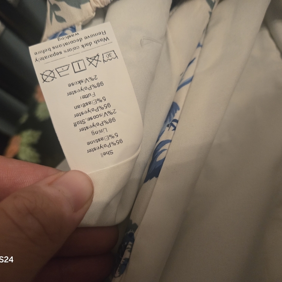 Elegant Cream and Blue Women's Blouse - Picture 1 of 5